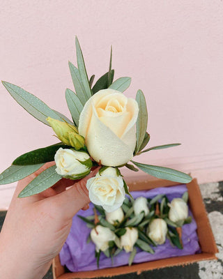 Buttonhole / Pin On Corsage - MUD Urban Flowers