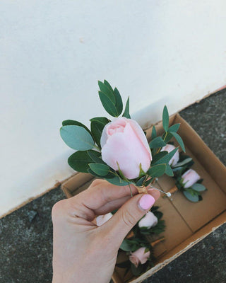 Buttonhole / Pin On Corsage - MUD Urban Flowers