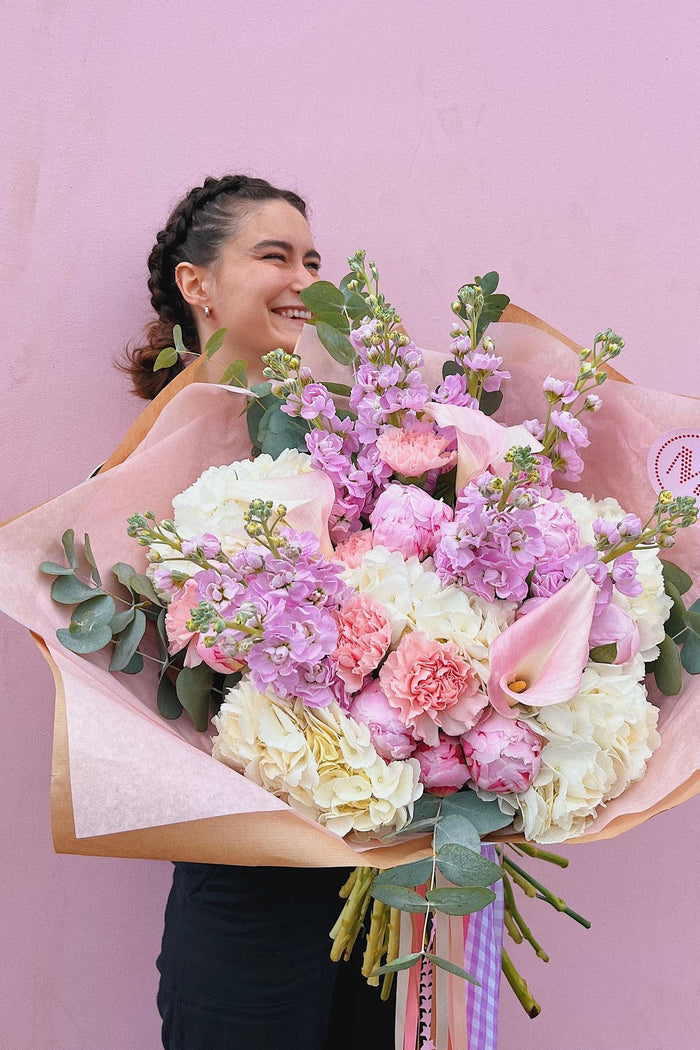 SameDay or Scheduled Flower Delivery in Glasgow Mud Urban Flowers